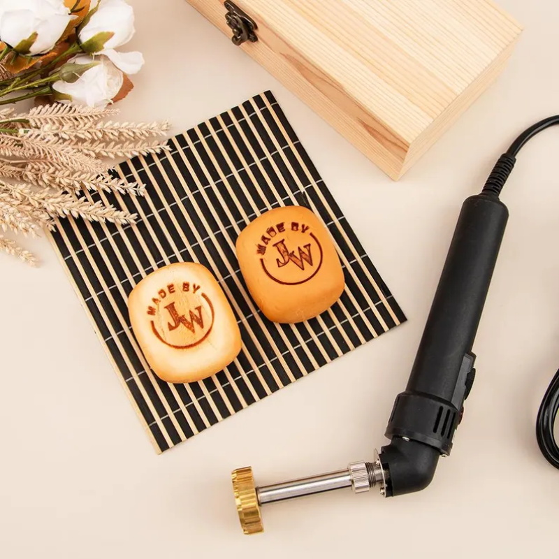 Timbres en cuir personnalisés  - Woodworking Logo Design Free avis et prix
